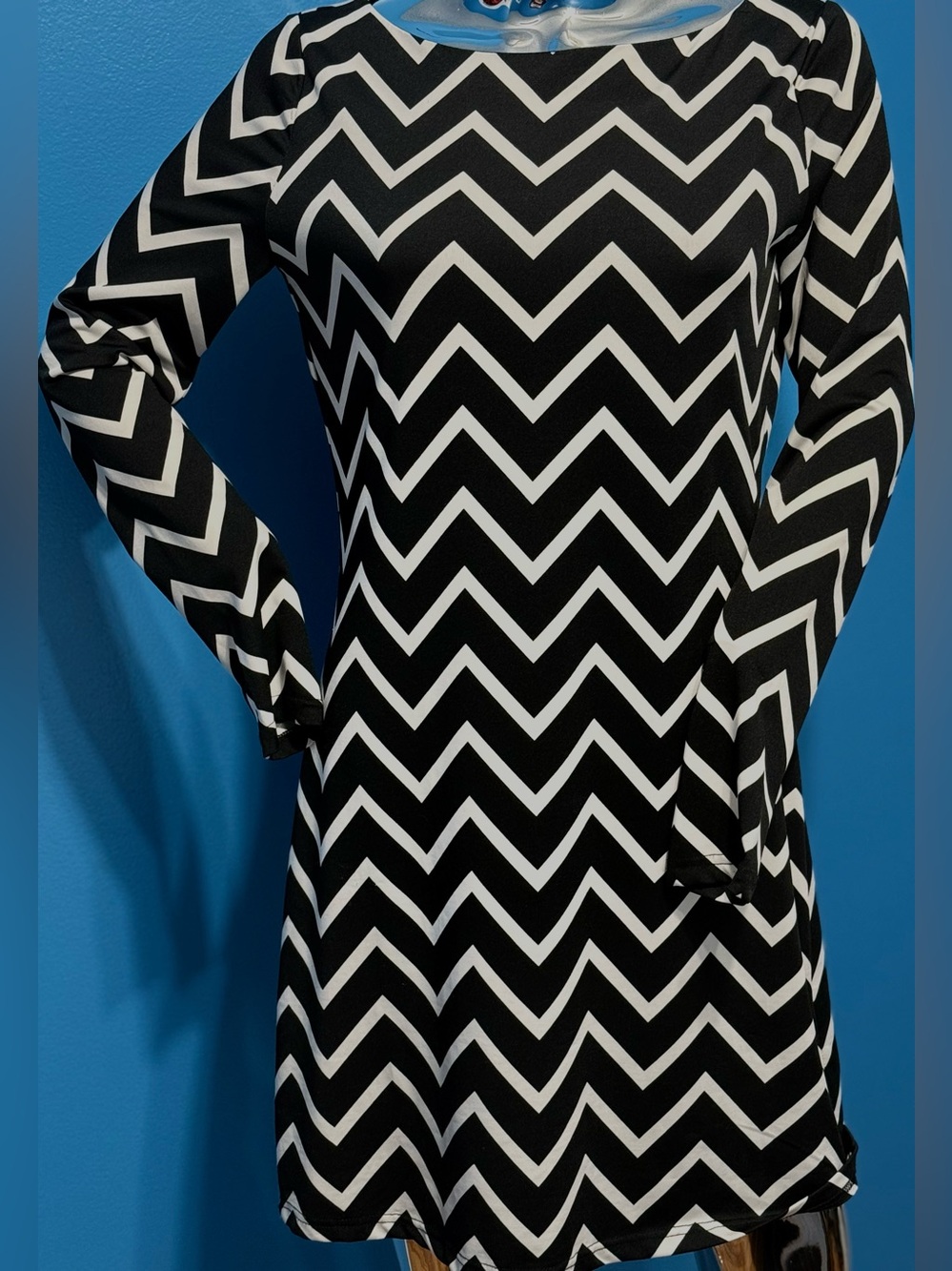 Tinley Road Black and White Chevron Long-Sleeve Dress